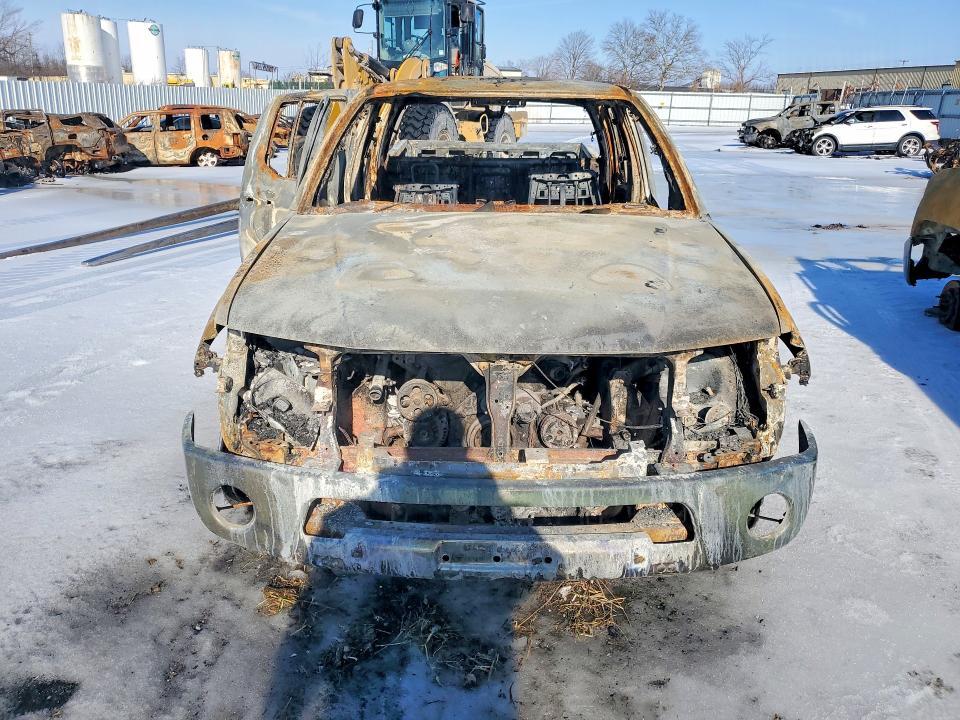 2006 Nissan Frontier Crew cab le