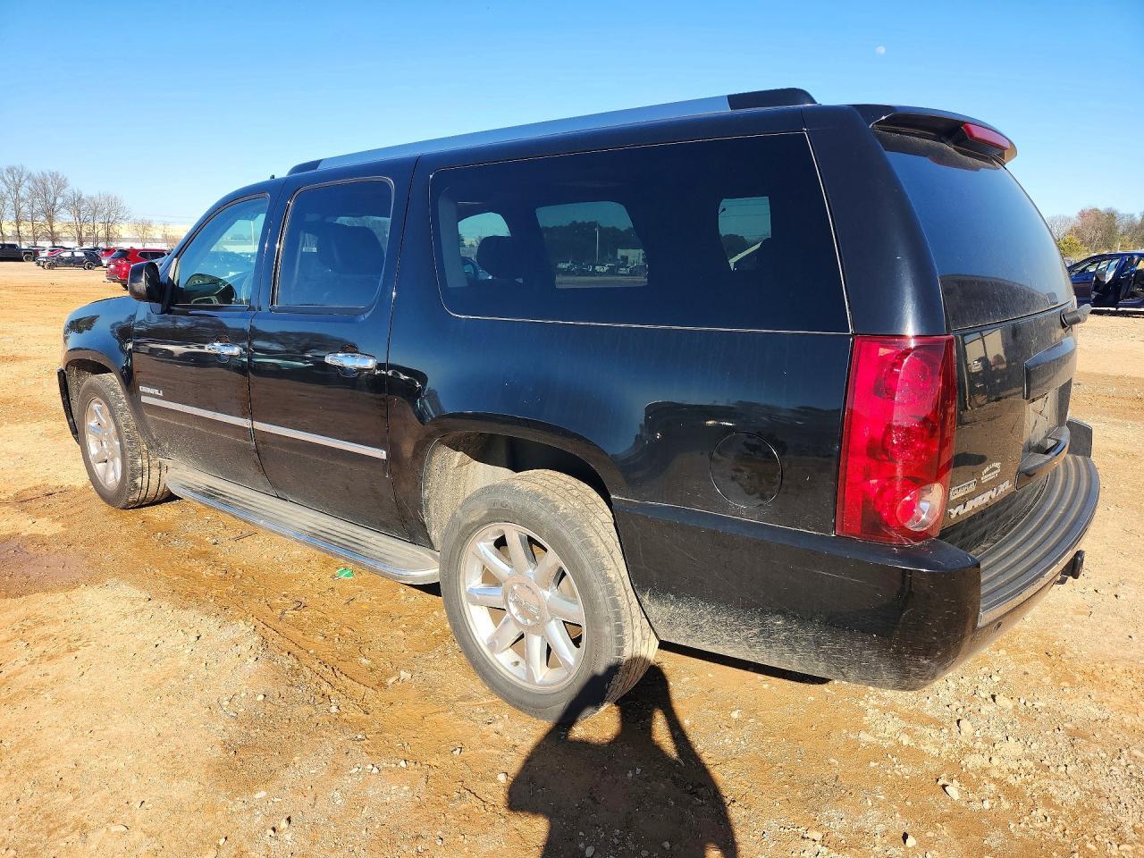 2011 GMC Yuk den