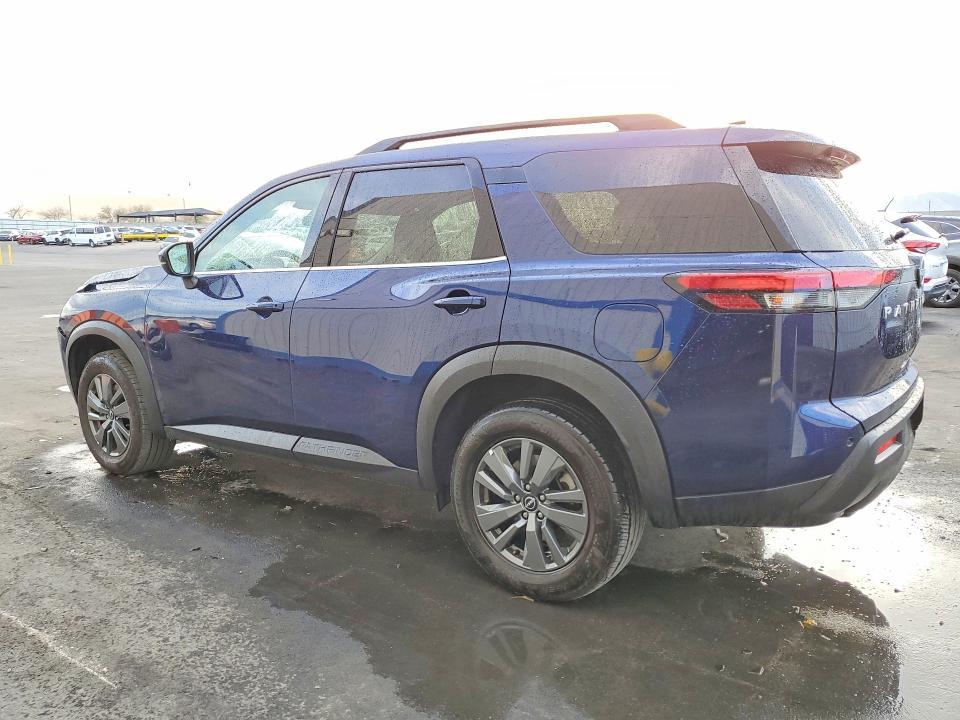 2025 Nissan Pathfinder sv