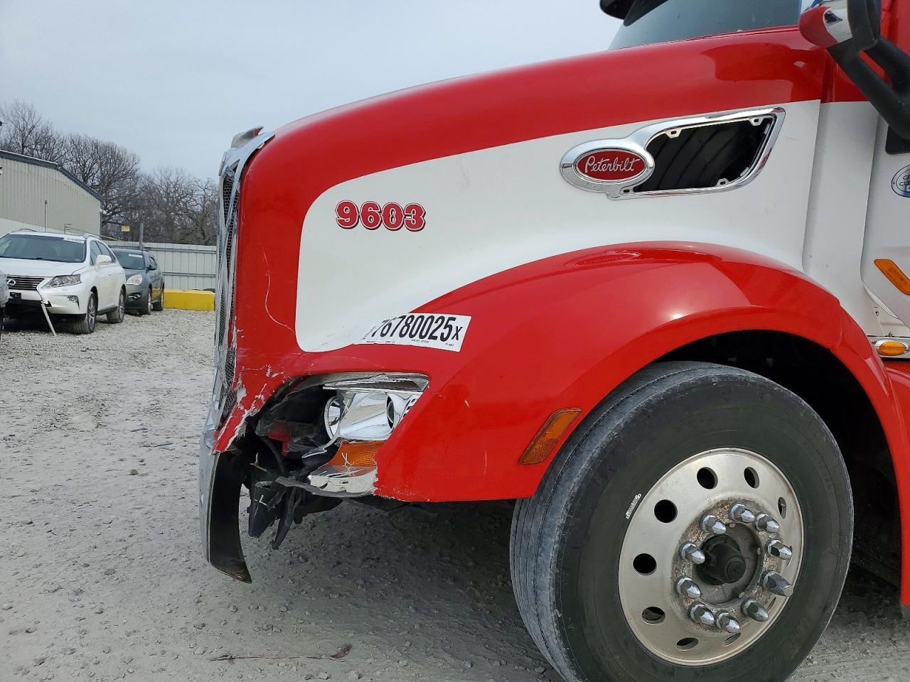 2020 Peterbilt 579 Semi Truck