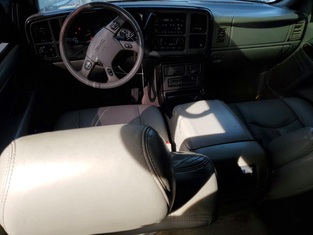 2004 GMC Yukon Denali