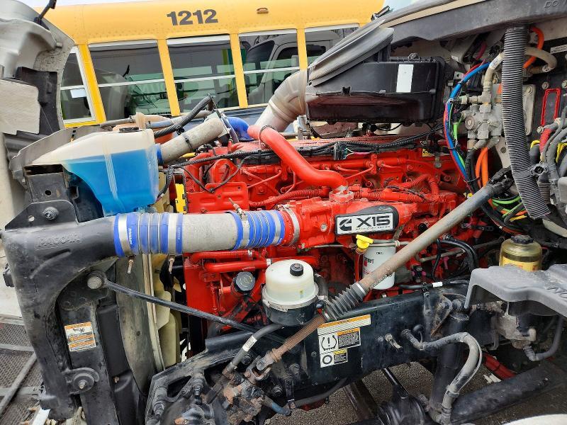 2018 Peterbilt 579 Semi Truck