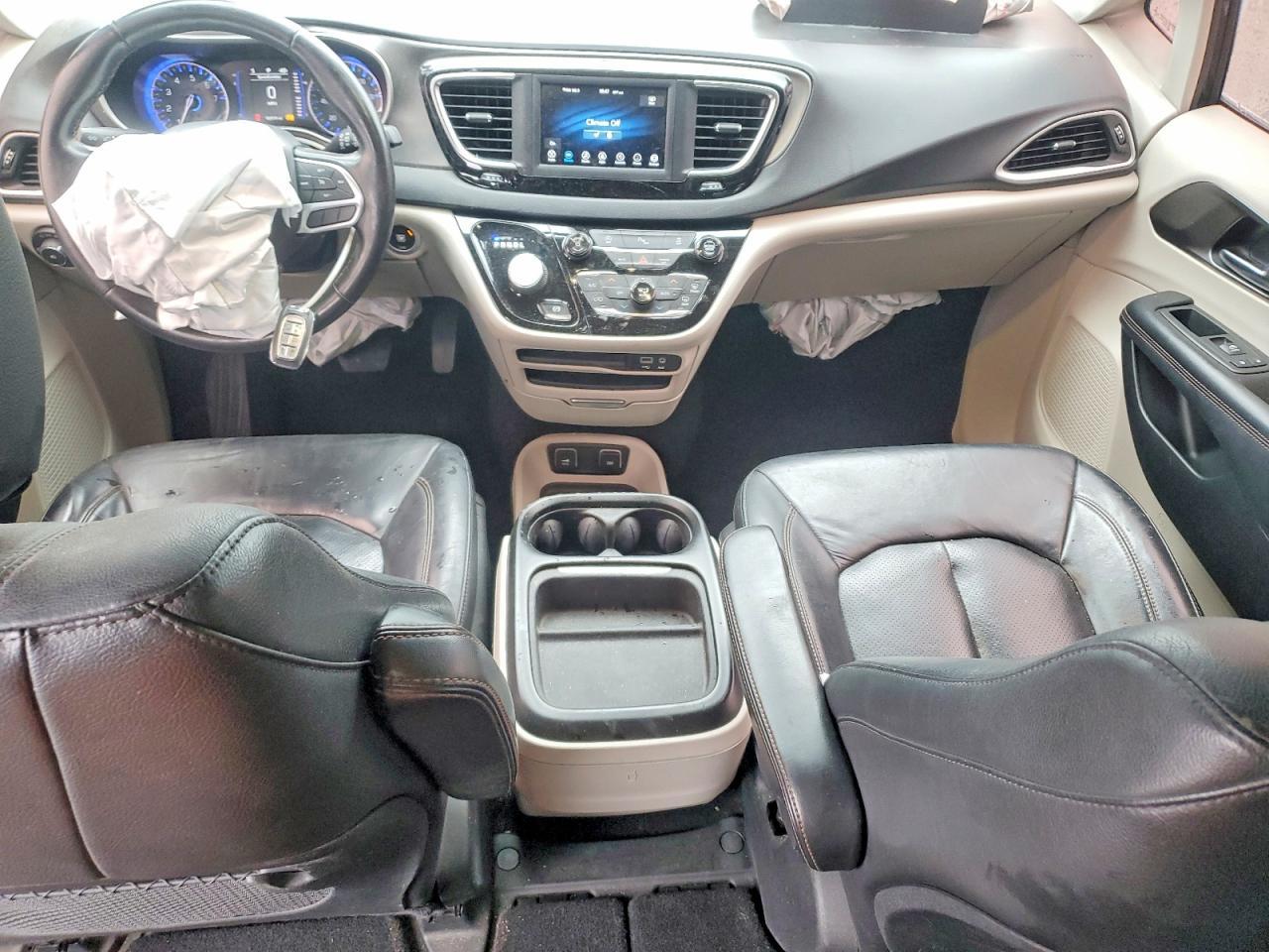 2020 Chrysler Pacifica Touring l
