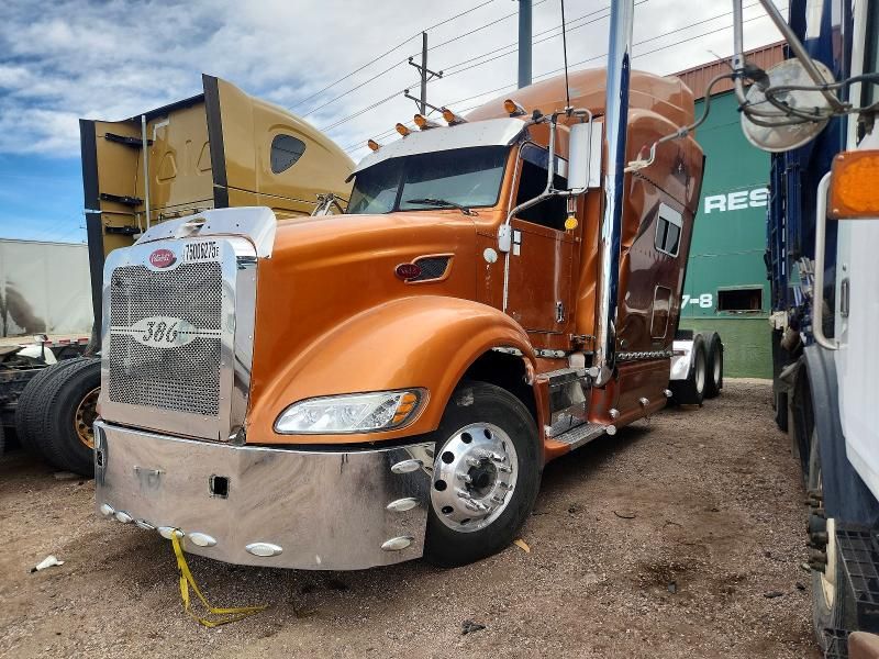 2009 Peterbilt Tractor 2009 Peterbilt 386 Semi Truck