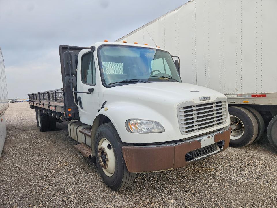 2015 Freightliner Business Class M2 Flatbed Truck