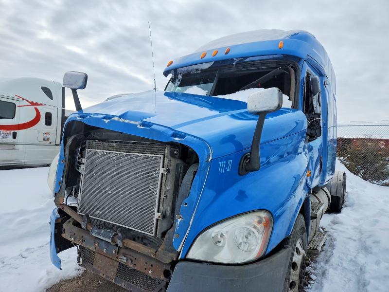 2013 Freigliner 2013 Freightliner Cascadia Semi Truck