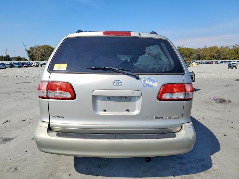 2003 Toyota Sienna xle