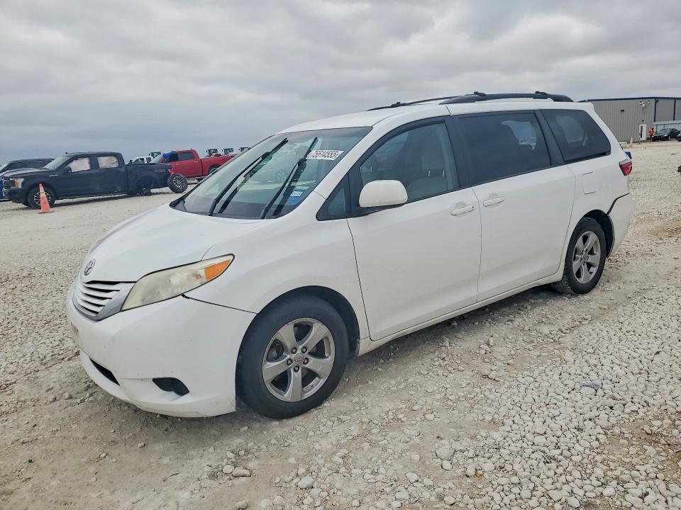 2016 Toyota Sienna le