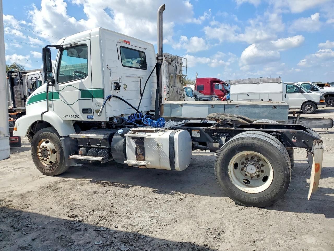 2012 Volvo VNM Semi Truck