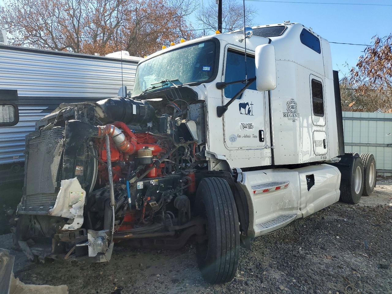 2013 Kenworth T660 Semi Truck