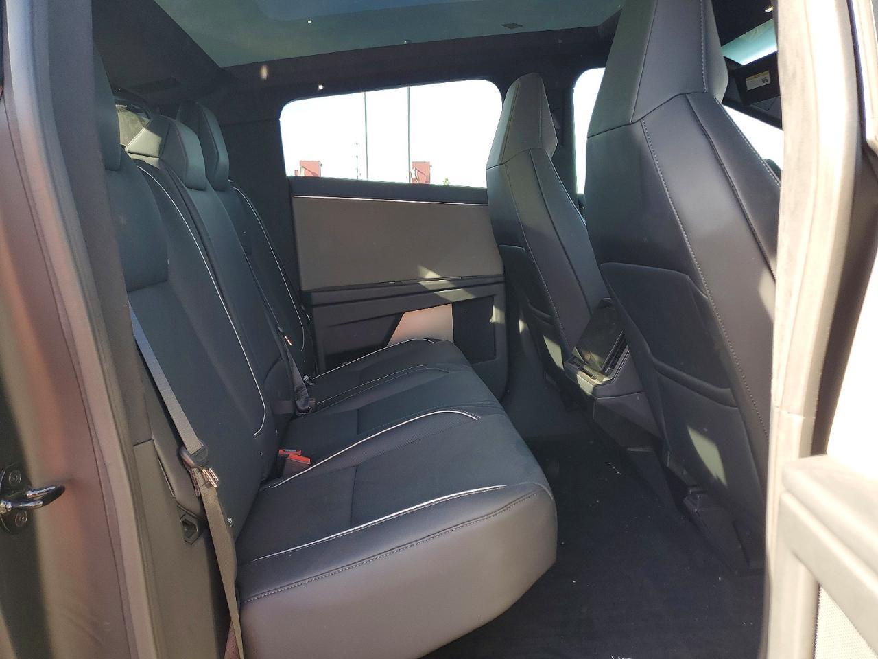 2025 Tesla Cybertruck