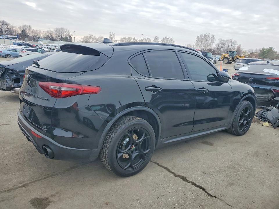 2018 Alfa Romeo Stelvio Sport