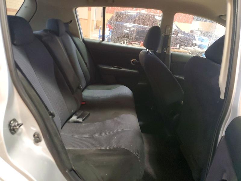 2010 Nissan Versa s