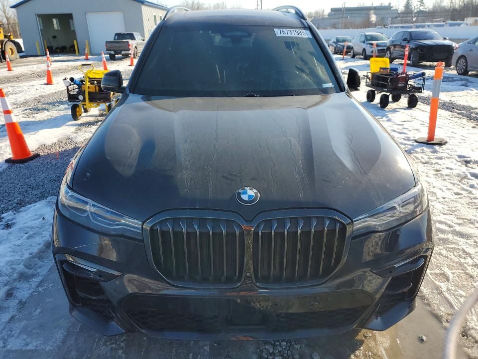 2021 BMW X7 M50i