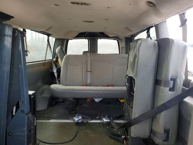 2013 GMC Savana G3500 lt