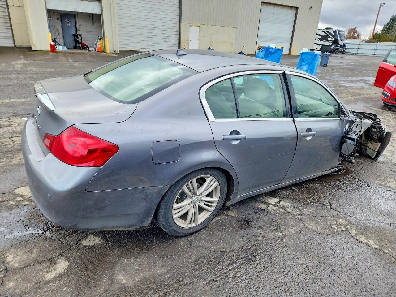 2013 Infinity G37 Base