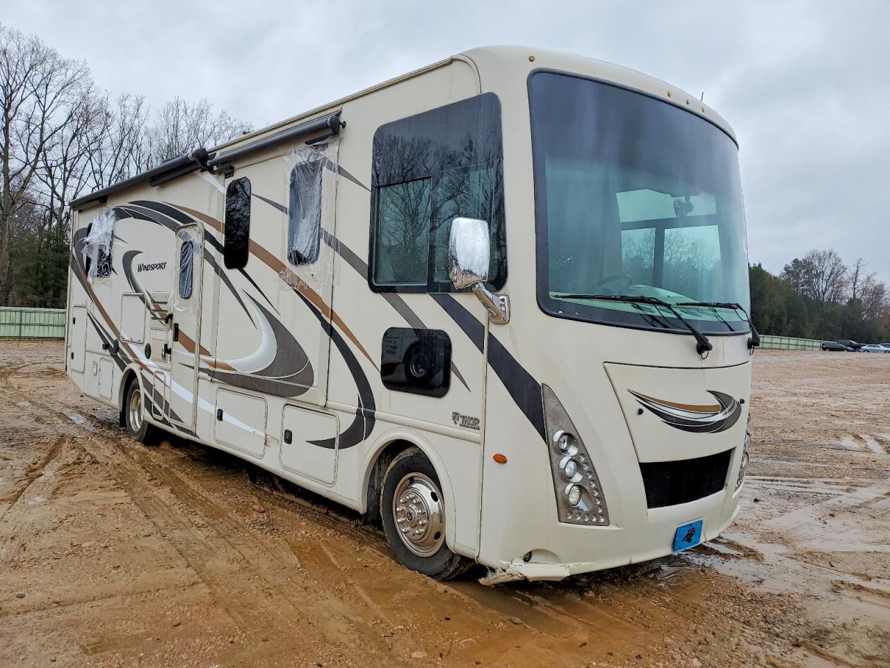 2018 Ford F53 RV