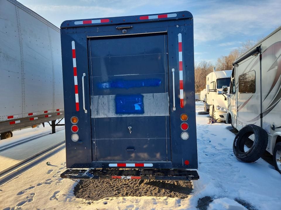 2021 Freightliner Chassis m Line Walk-in van