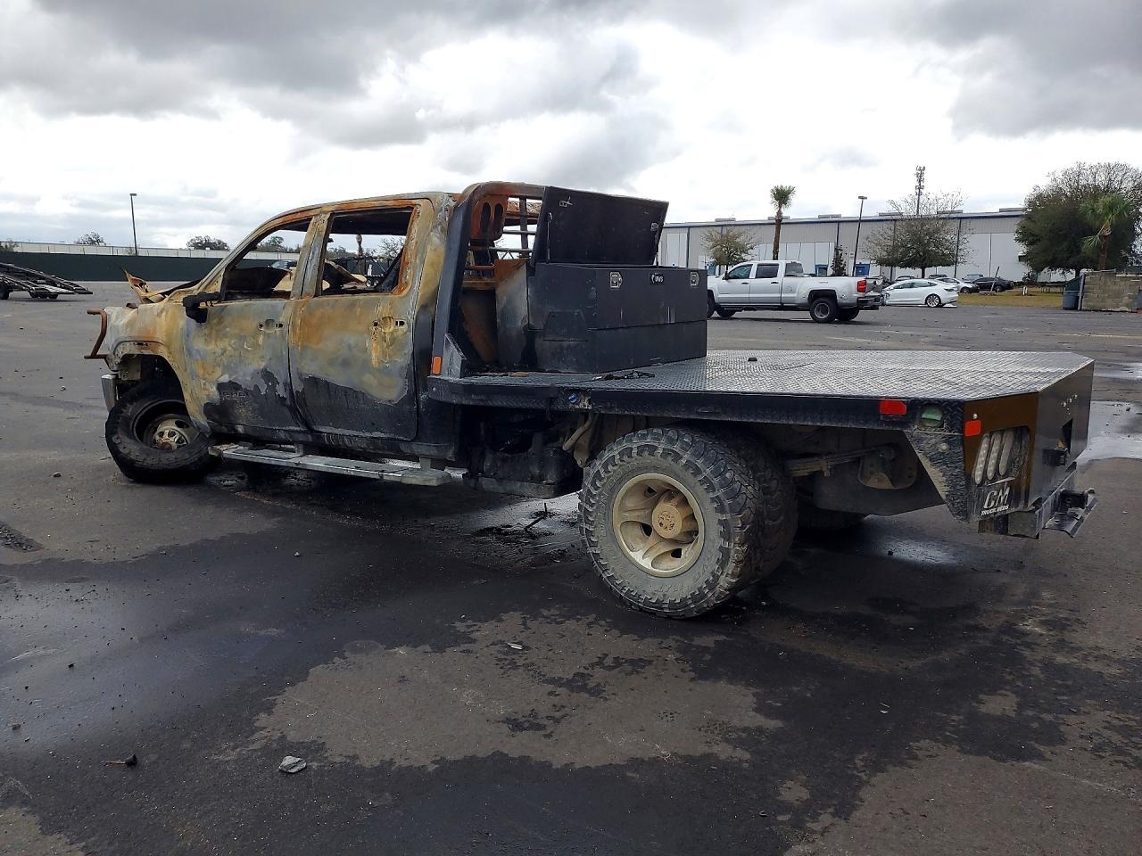 2022 GMC Sierra HD Flatbed Truck