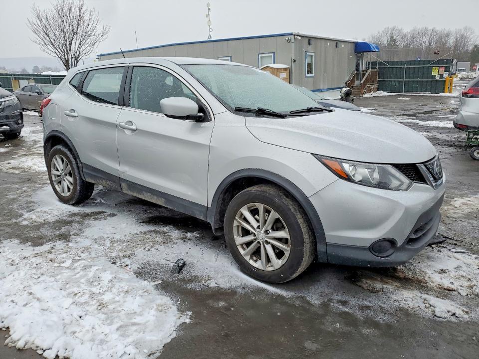 2018 Nissan Rogue Sport s