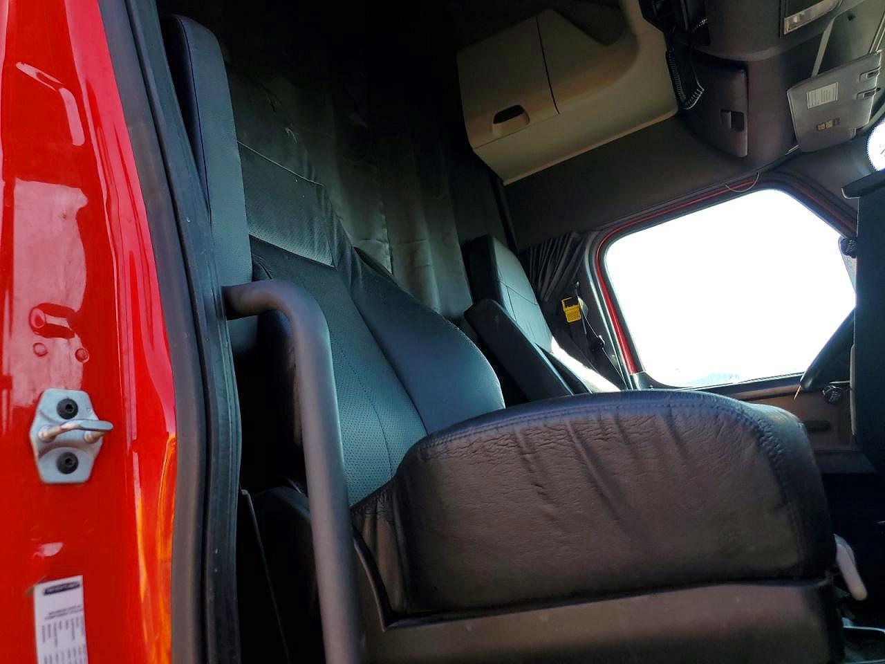 2023 Freightliner Cascadia 1-Semi Truck