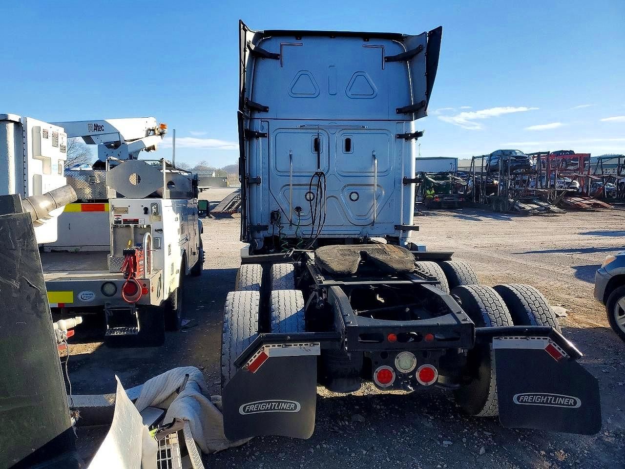 2020 Freightliner Cascadia 126 Semi Truck