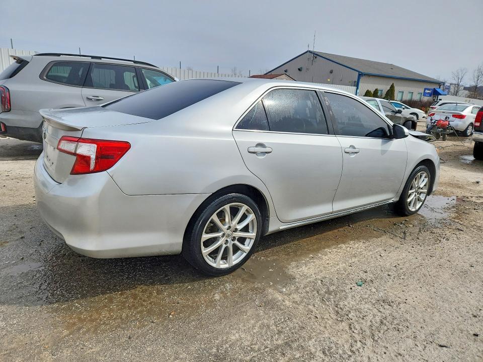 2014 Toyota Camry le