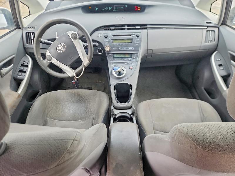 2010 Toyota Prius iii
