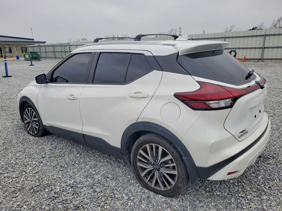 2023 Nissan Kicks sv