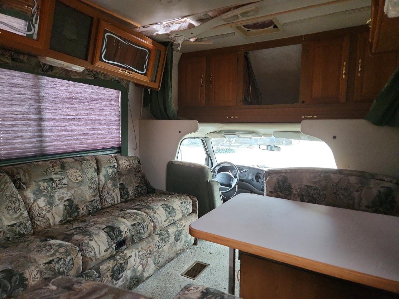1998 Ford Econoline E450 Super Duty Cutaway Van RV