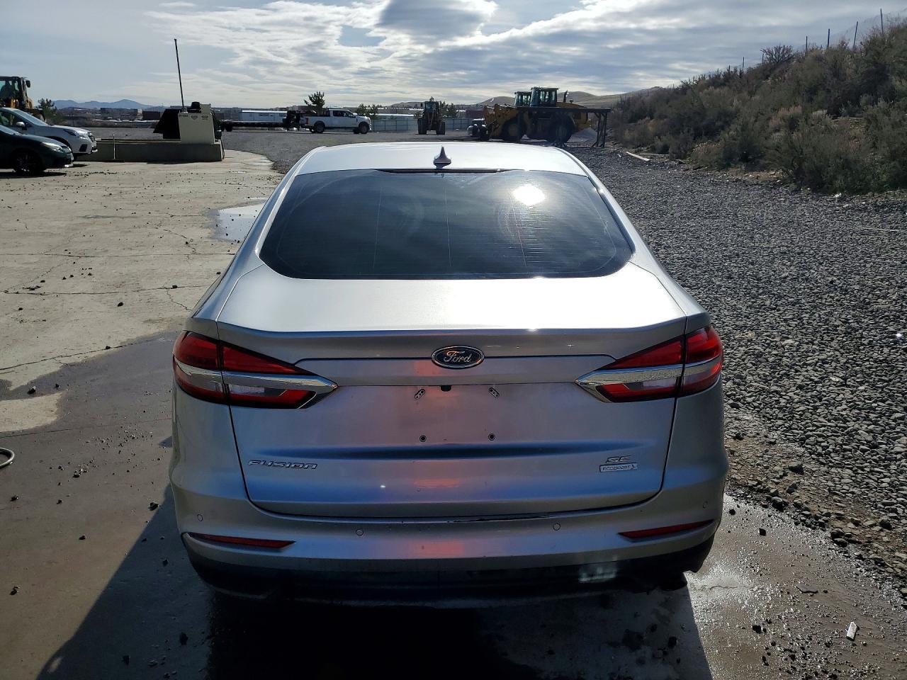 2020 Ford Fusion se