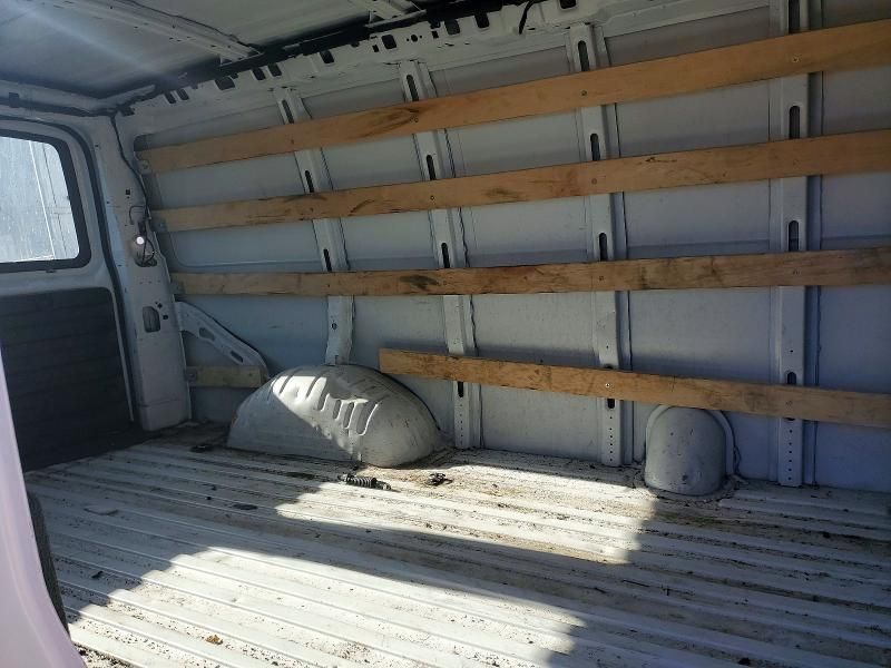 2025 Chevrolet Express G2500