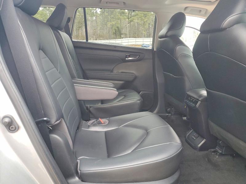 2023 Toyota Highlander Hybrid xle