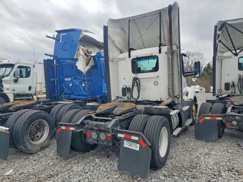 2019 Kenworth T680 Semi Truck