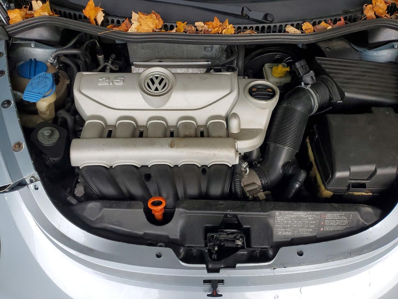 2009 Volkswagen New Beetle s