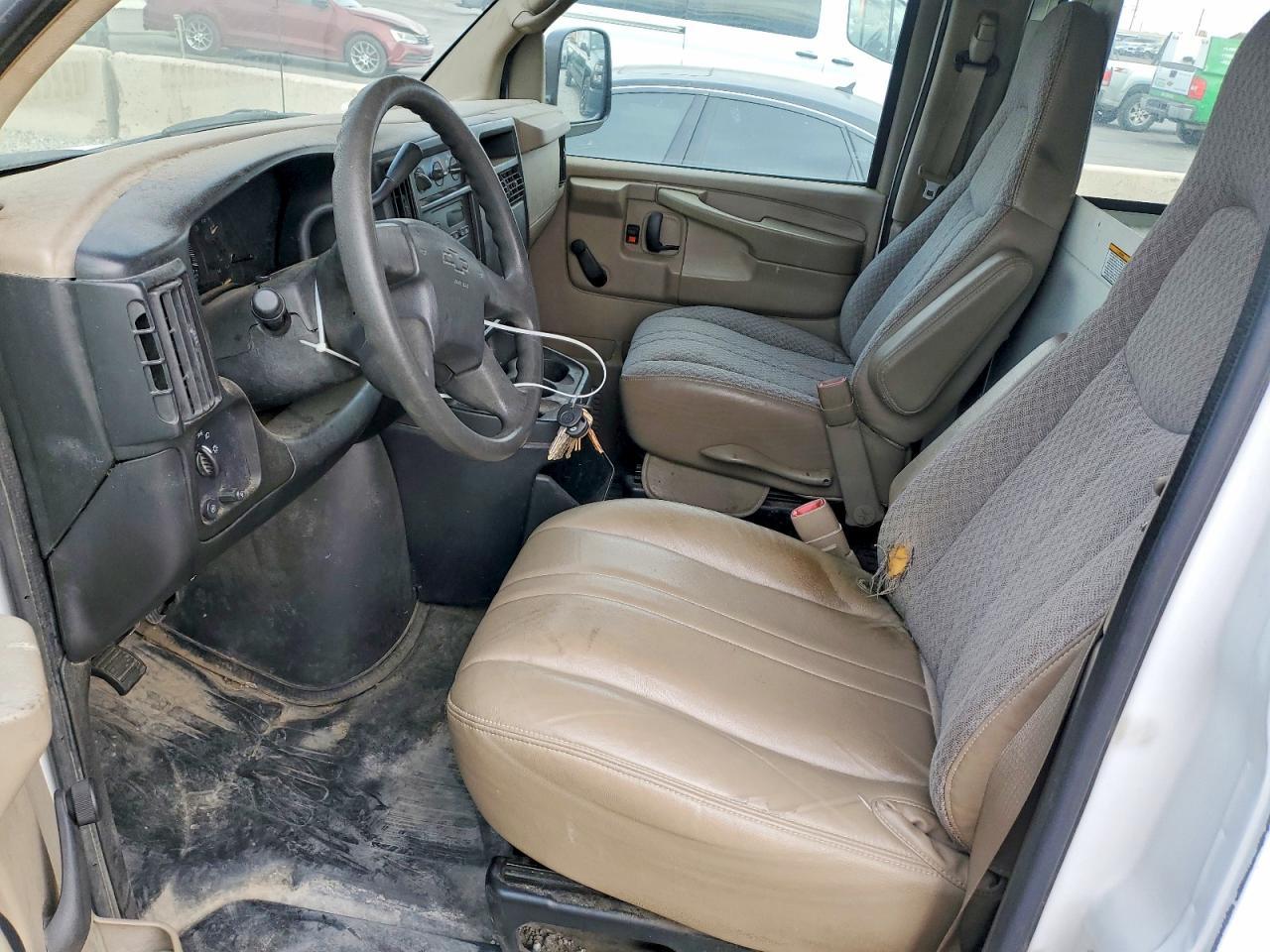 2005 Chevrolet Express 2500 Delivery Van