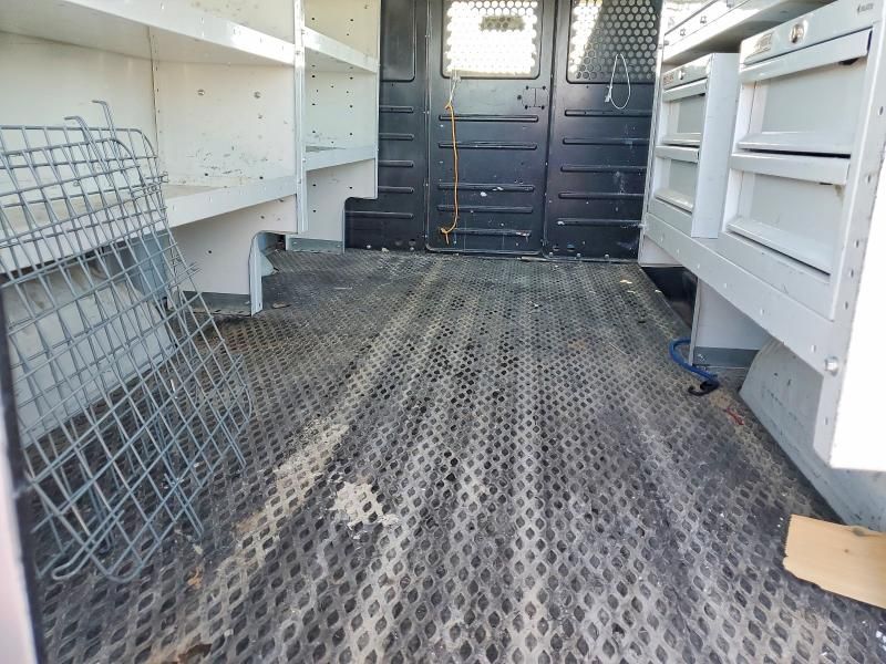 2018 GMC Savana 2500 Utility / Service van