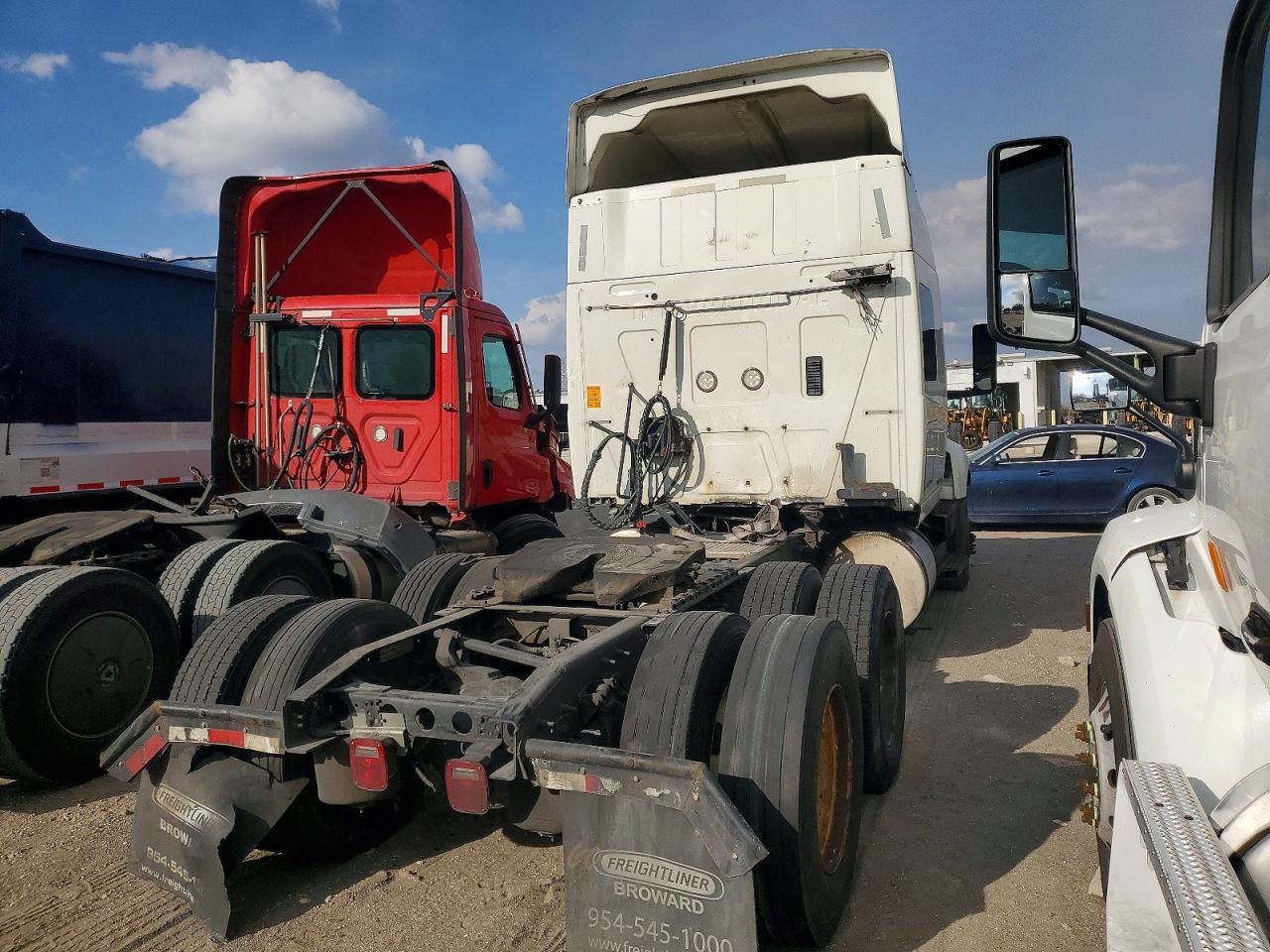 2020 International LT625