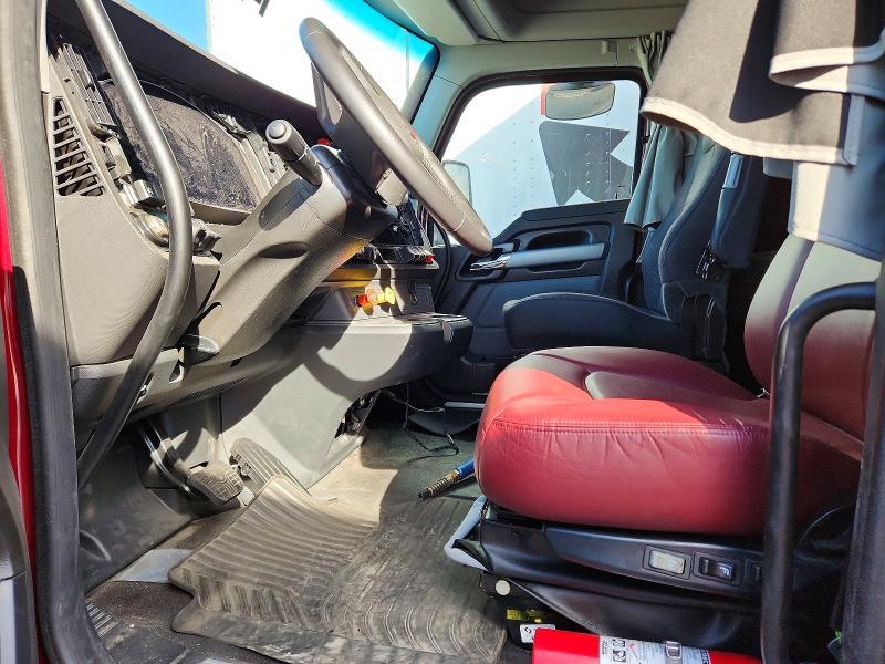 2025 Kenworth T680 Semi Truck