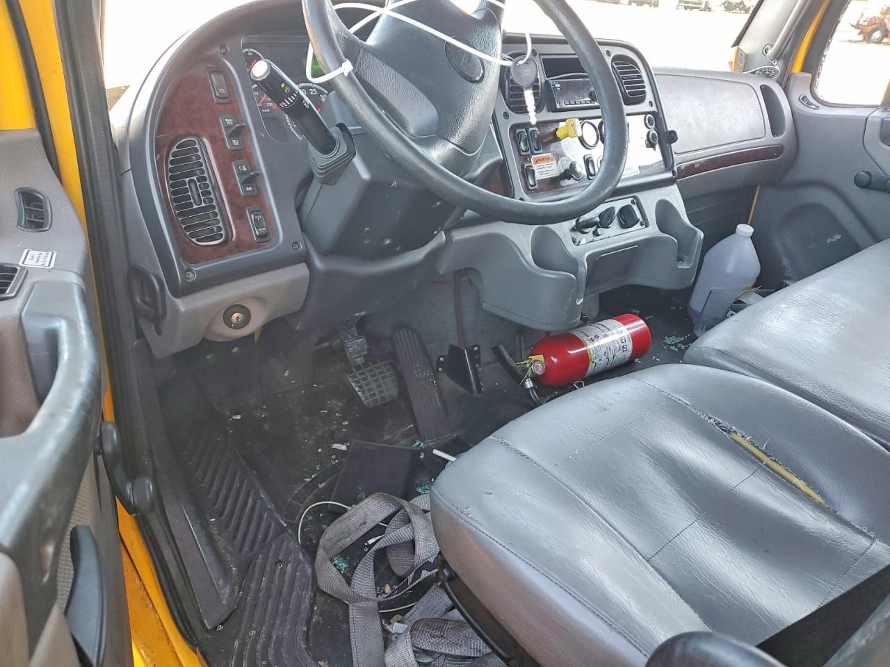 2019 Freightliner Business Class M2 BOX Truck