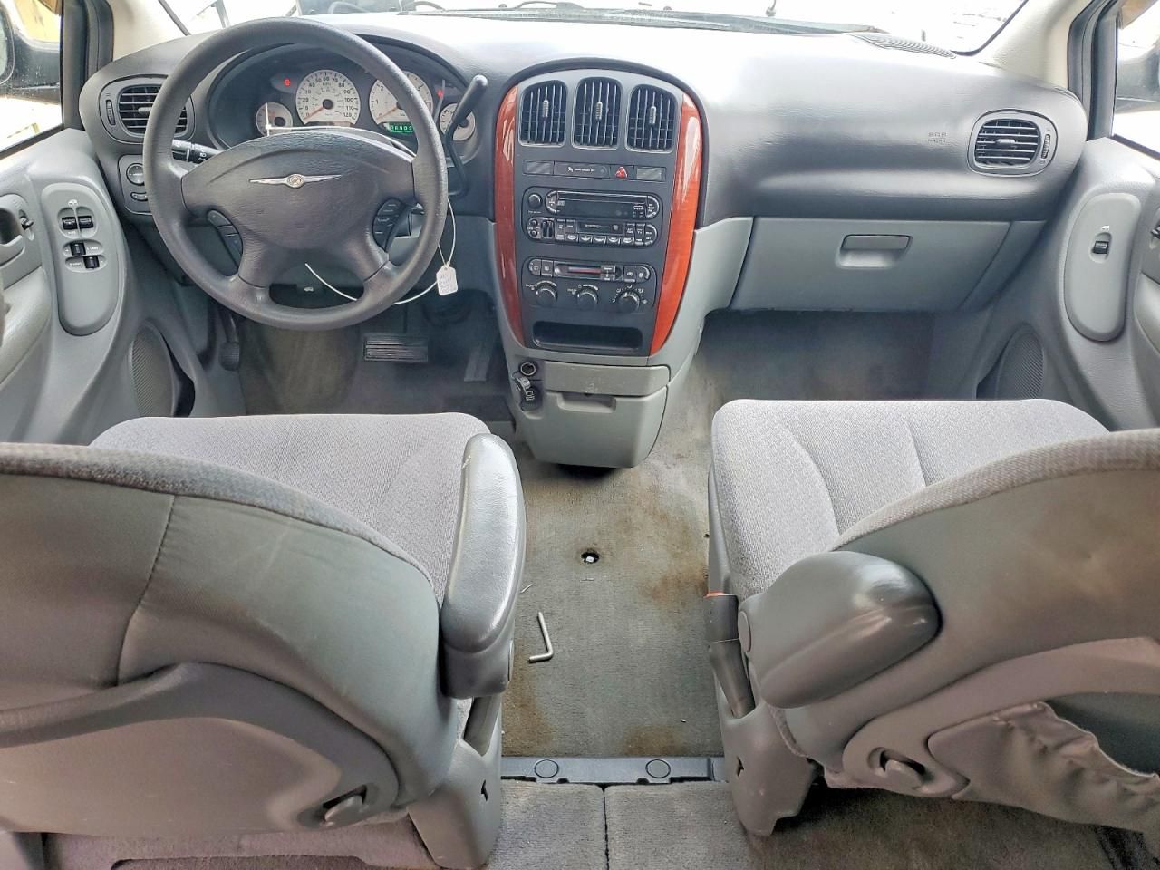 2005 Chrysler Town & Country lx