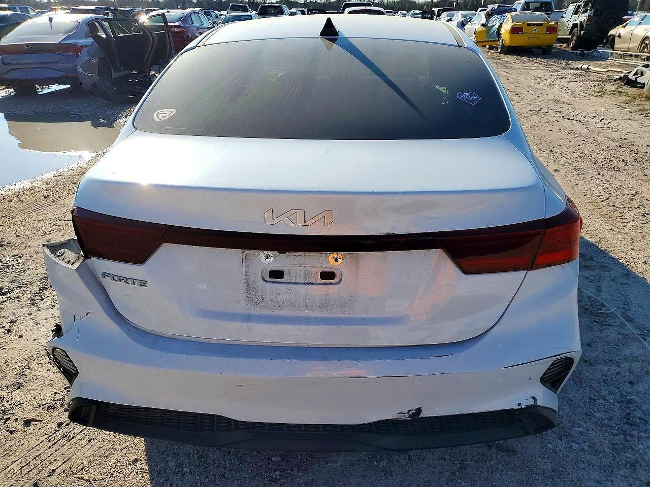 2023 KIA Forte lx