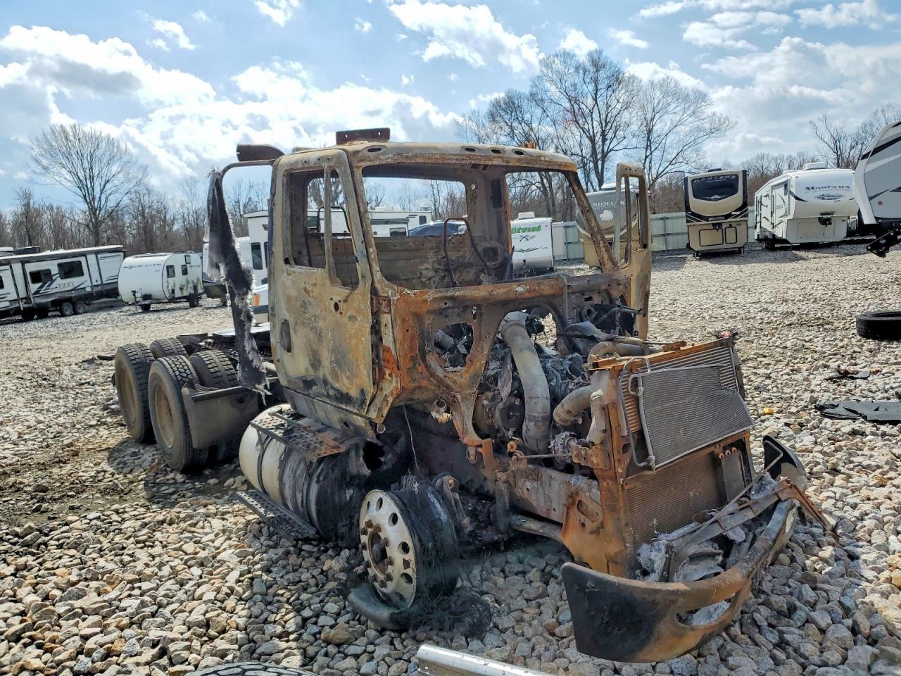 2007 International 8600 Semi Truck