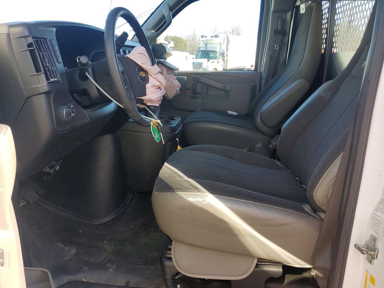 2025 Chevrolet Express G2500