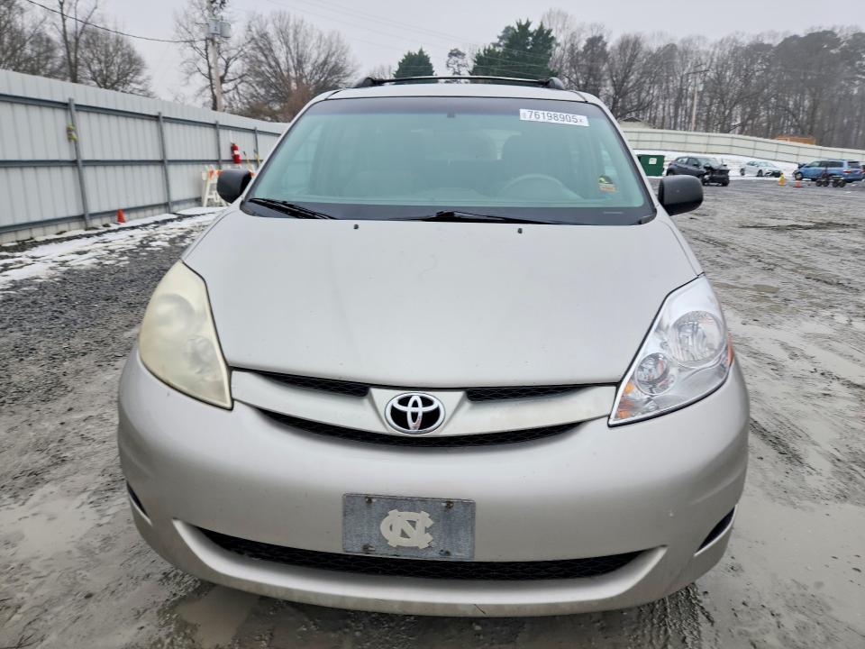 2009 Toyota Sienna le