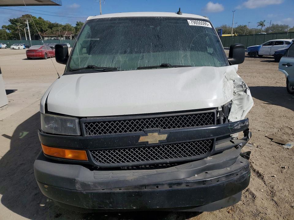 2020 Chev Express G2500