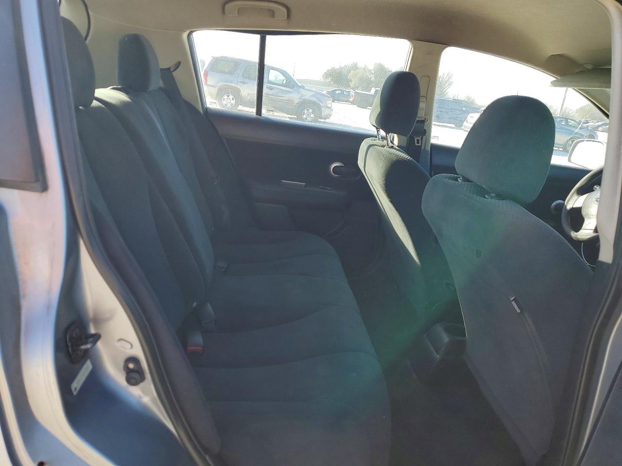 2012 Nissan Versa s