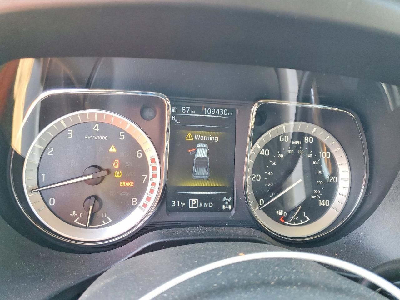 2017 Nissan Titan sv