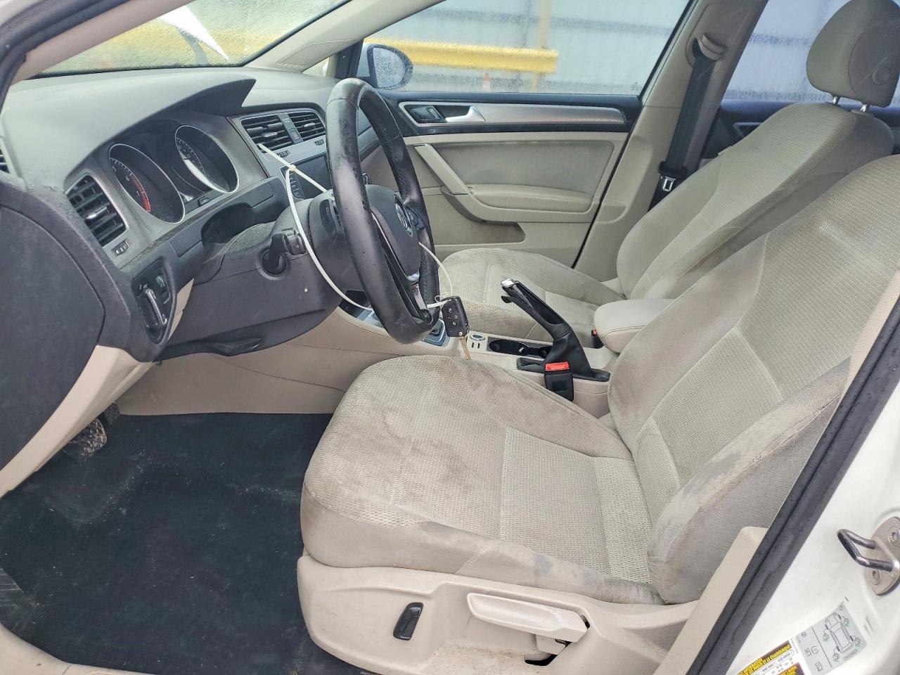 2016 Volkswagen Golf Sportwagen s