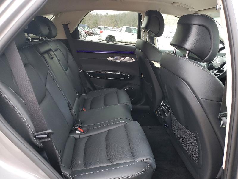 2026 Genesis Gv70